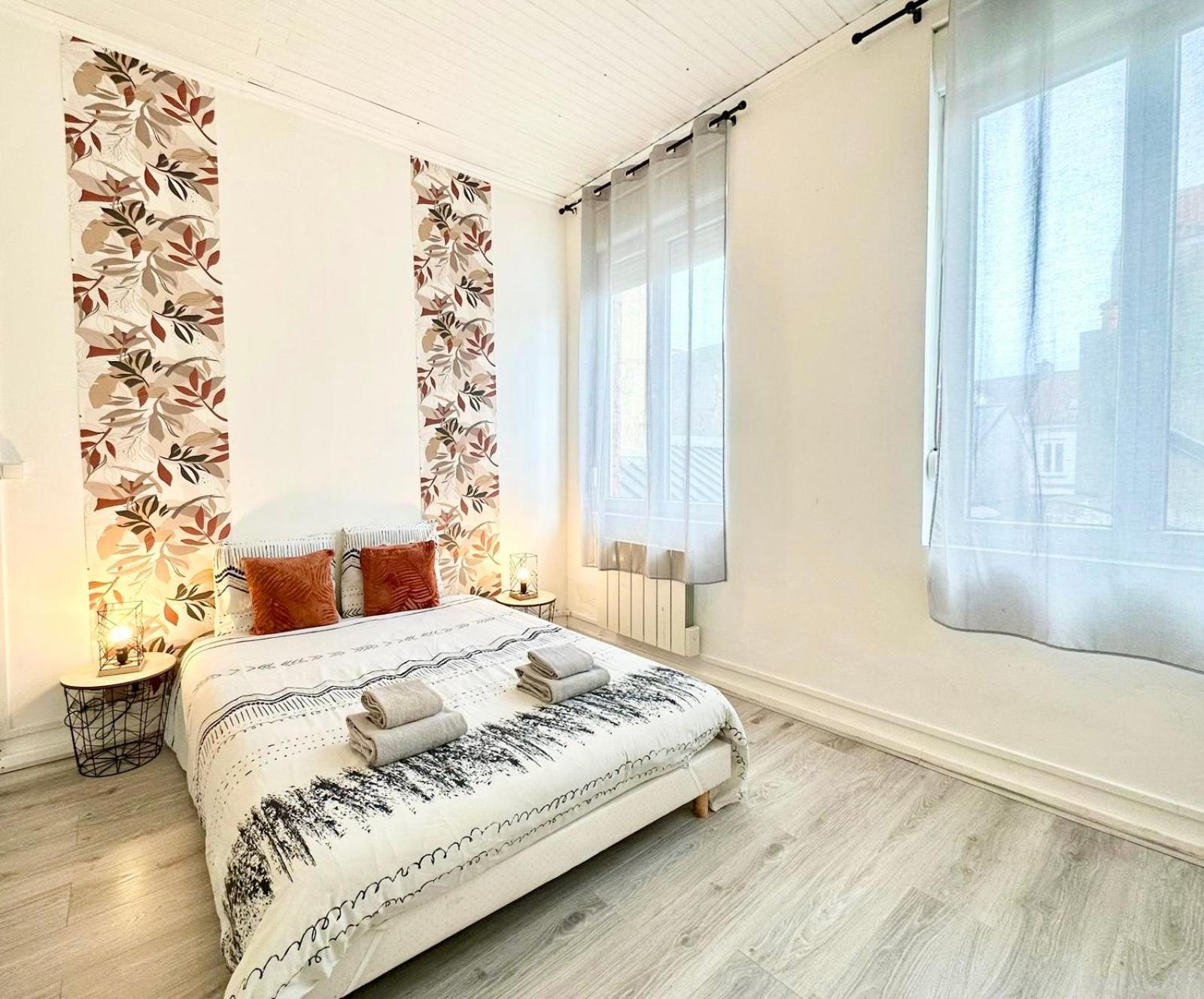 * The Gold Time * Appartement Confort * Centre-Ville كاليه المظهر الخارجي الصورة