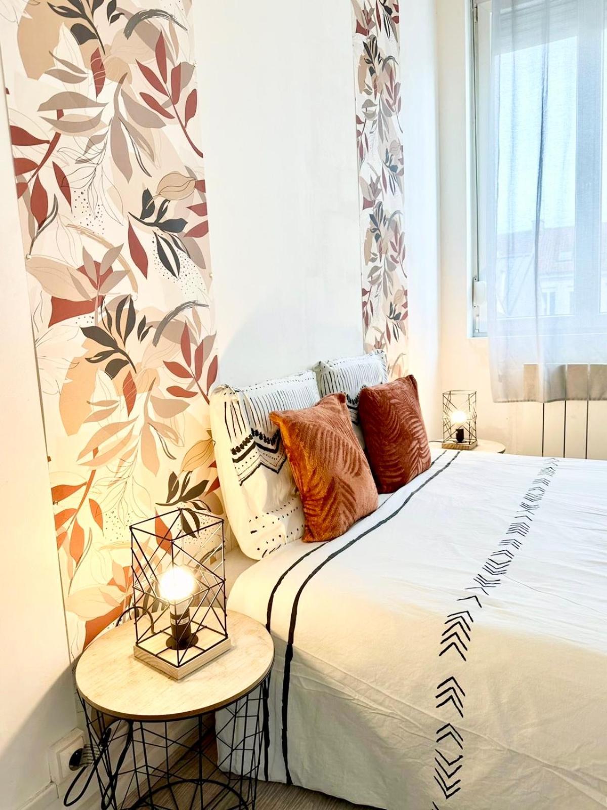* The Gold Time * Appartement Confort * Centre-Ville كاليه المظهر الخارجي الصورة