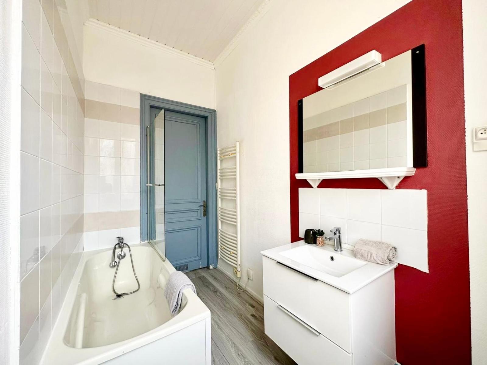 * The Gold Time * Appartement Confort * Centre-Ville كاليه المظهر الخارجي الصورة